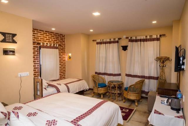 king suite with balcony room