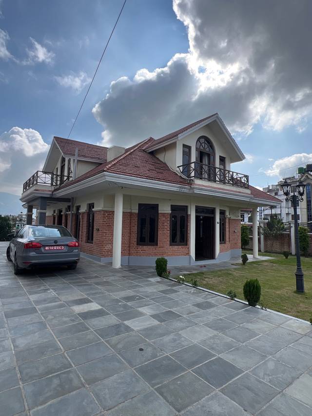 Newly built villa in peaceful surroundings.