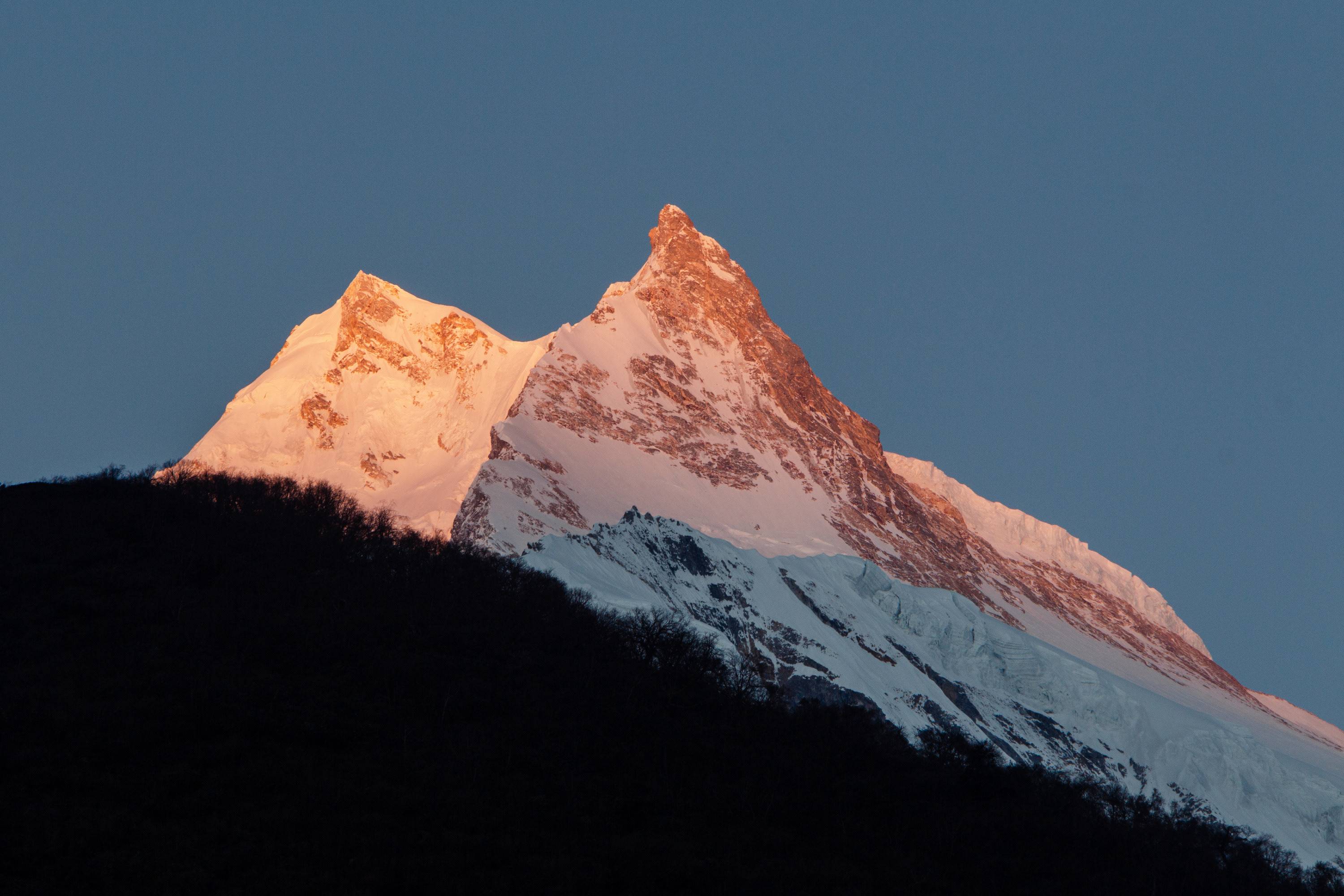 Manaslu Circuit & Larkya La Pass Small Group Trek