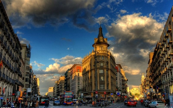 9-Day Spain and Portugal Tour from Madrid with Airport Transfers: Zaragoza, Barcelona, Seville and Lisbon