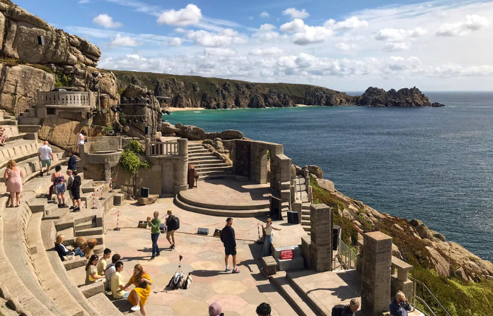 [16 Pax] 4-Day Cornwall, Devon and Stonehenge Tour from Bristol: Dunster, Tintagel Castle, Falmouth, Land's End, Tavistock and Exeter