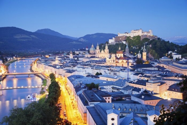 16-Day Grand European Adventure: Paris to Budapest, Prague, Vienna (Airport Shuttle)