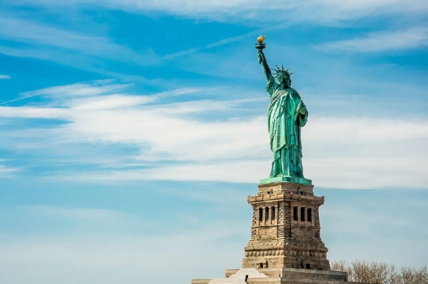 7-Day Gala East Coast Tour with Indian Dinner: New York, Philadelphia, Washington DC and Niagara Falls | Admissions, Breakfast + Indian dinner included