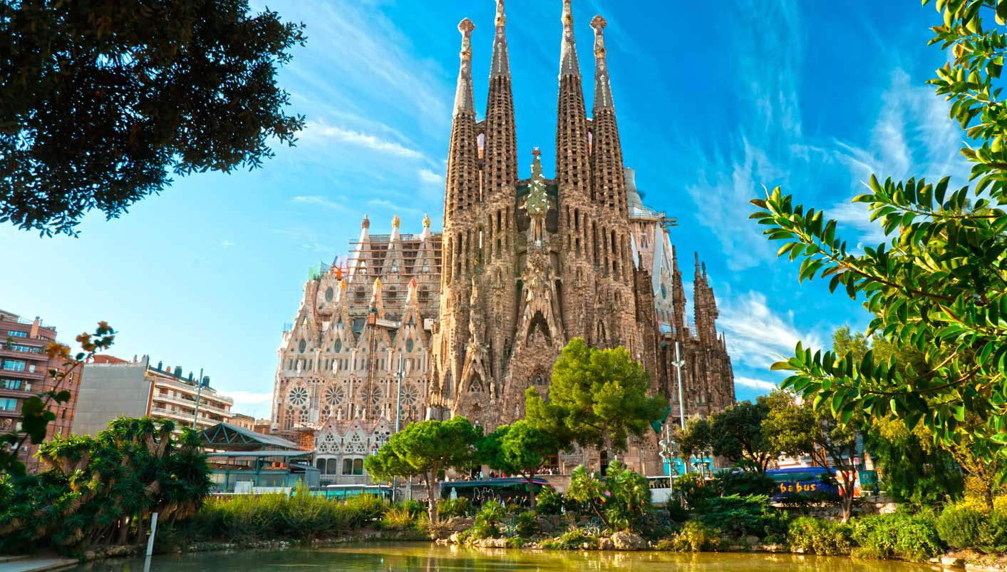 5-Day Spain Highlights Tour from Madrid: Zaragoza and Barcelona Discovery | Tickets Admission Included