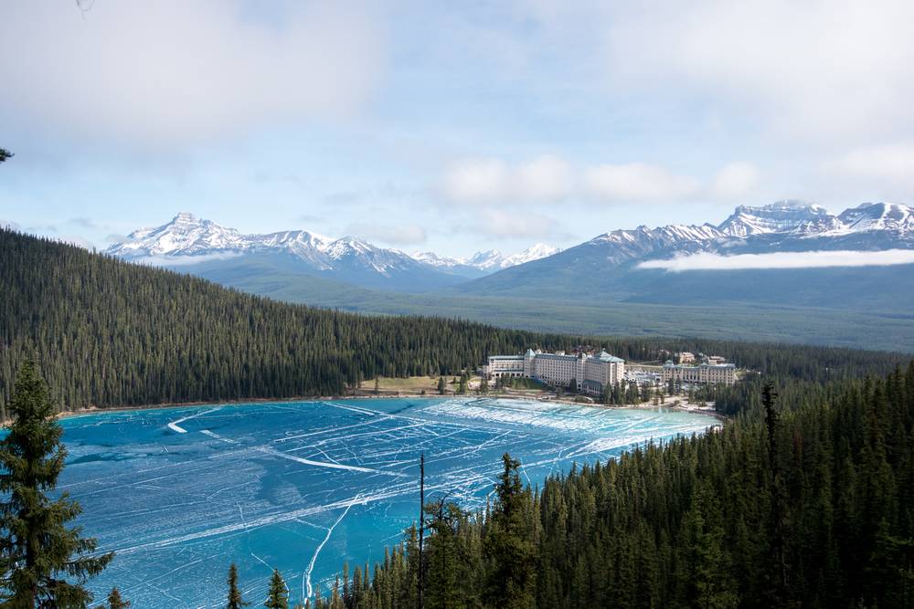 【Canadian Rockies Winter Tour】3-Day Winter Tour from Calgary: Banff Town, Surprise Corner, Bow Falls, Lake Louise and Basin and Cave Historical Site