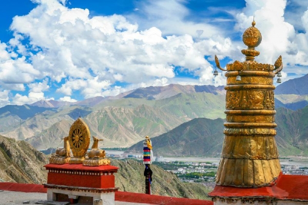 4-Day Lhasa City Small Group Tour: Potala Palace, Jokhang Temple, Barkhor Street, Sera Monastery and Drepung Monstery**Tibet Entry Permit included**