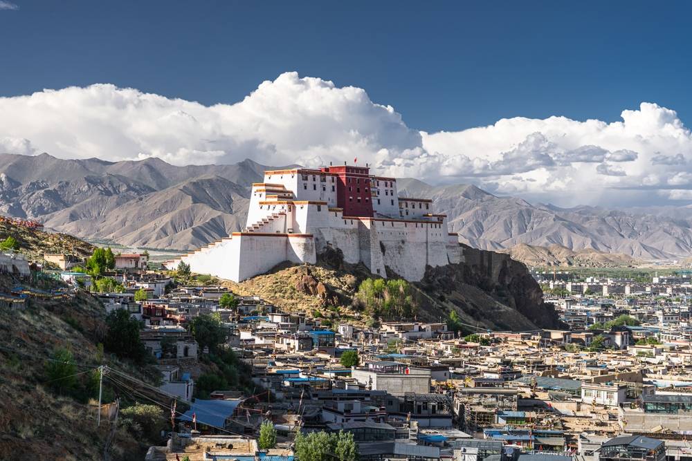 8-Day Tibet Tour from Lhasa: Potala Palace, Jokhang Temple, Barkhor Street, Sera Monastery, Drepung Monstery, Gyantse, Shigatse, Rongpuk & Mt. Everest
