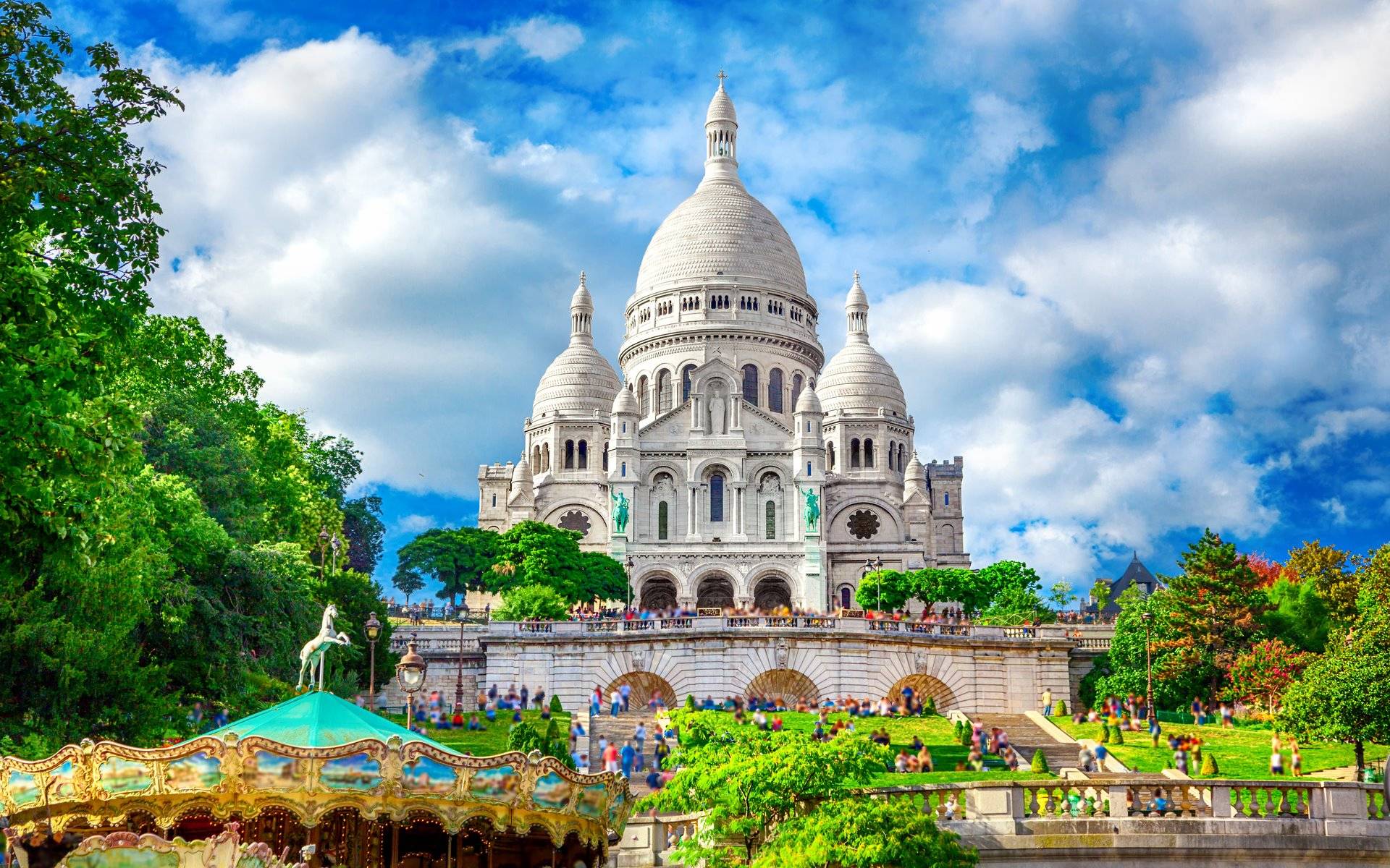 8-Day Central + Western Europe Holiday from Prague: Frankfurt, Cruise on the Rhine, Amsterdam, Paris | Ticket Admission Included