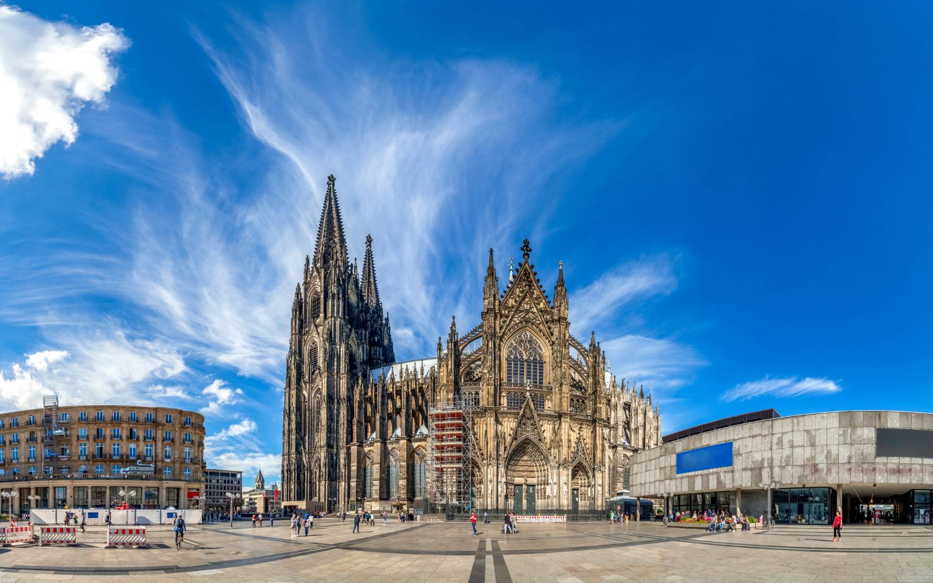 6-Day Beloved Europe Highlights Tours: Prague, Rothenburg, Frankfurt, Cruise on the Rhine, Amsterdam | Free Airport Pick-up | Ticket Admission Included