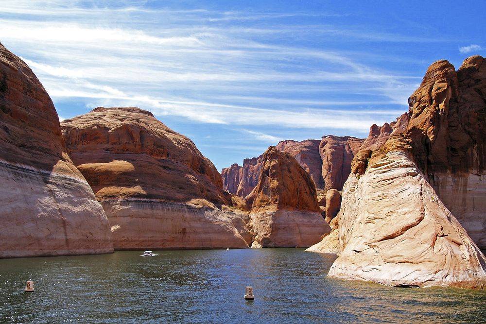 20-Day Great American Crossing Tour from New York: Washington D.C., Philadelphia, Niagara Falls, Chicago, Yellowstone, Bryce, Lake Powell and Los Angeles