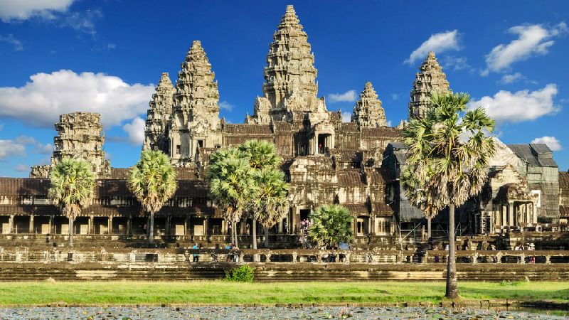 14-Day Diverse Vietnam & Cambodia Tour From Hanoi - Halong Bay - Saigon to Angkor Wat