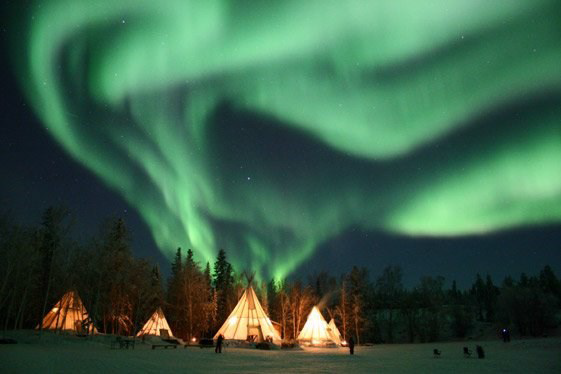 4-Day Tour from Yellowknife: Aurora Viewing, Cameron Fall Hiking, Dog Sledding, Ice Fishing | Transparent Glass House & Lakeside villa | Minimum of 2 People | Daily Departure
