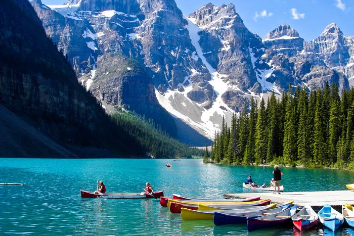 8-Day Vancouver Round Trip: Maligne Lake, Jasper National Park, Columbia Glacier, Moraine Lake and Victoria | One night in Fairmont Chateau Lake Louise