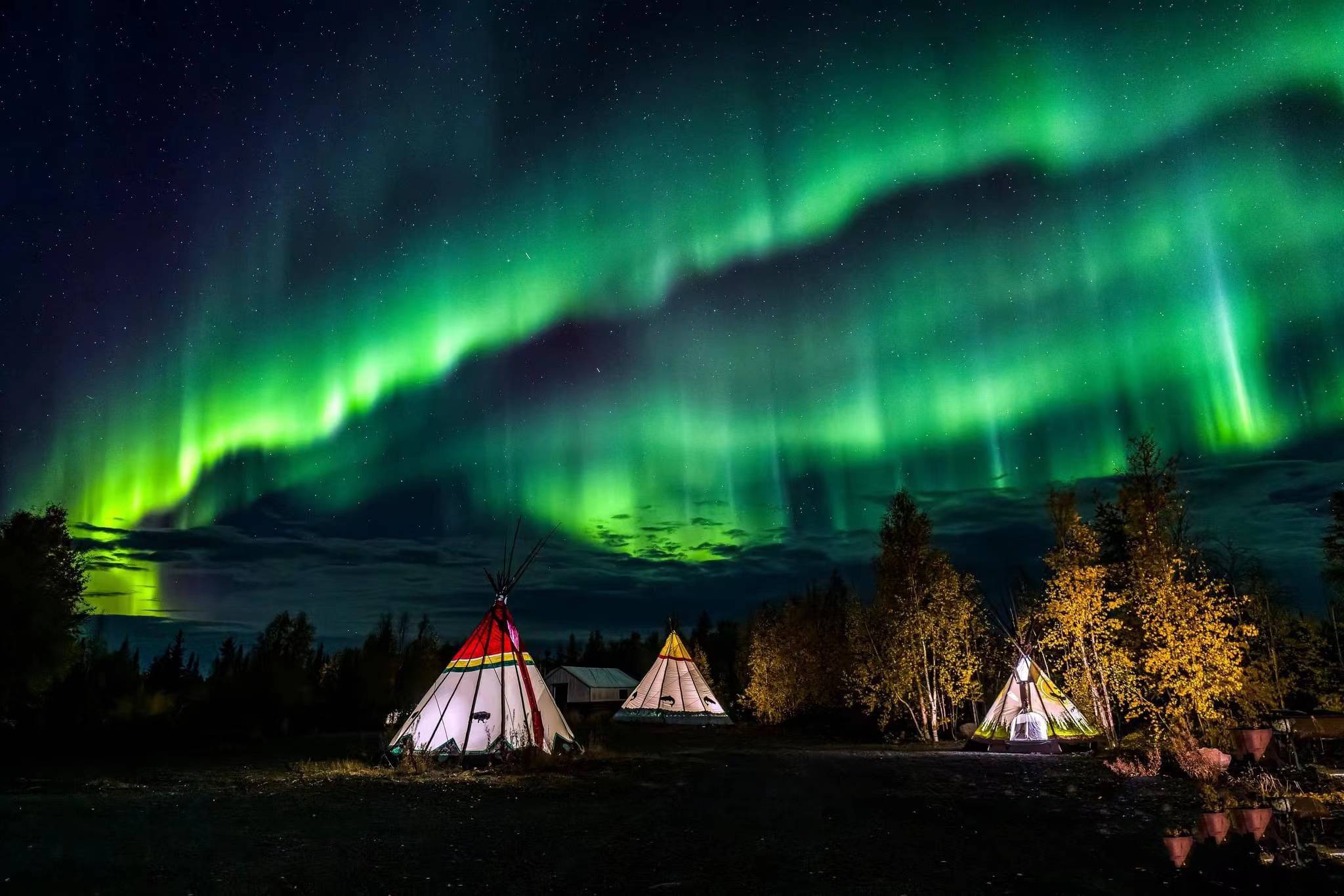 【 Aurora Viewing】4-Day Tour From Yellowknife: 2 Free Days | Hotels Included | Optional activities | Aurora Hunting or Viewing