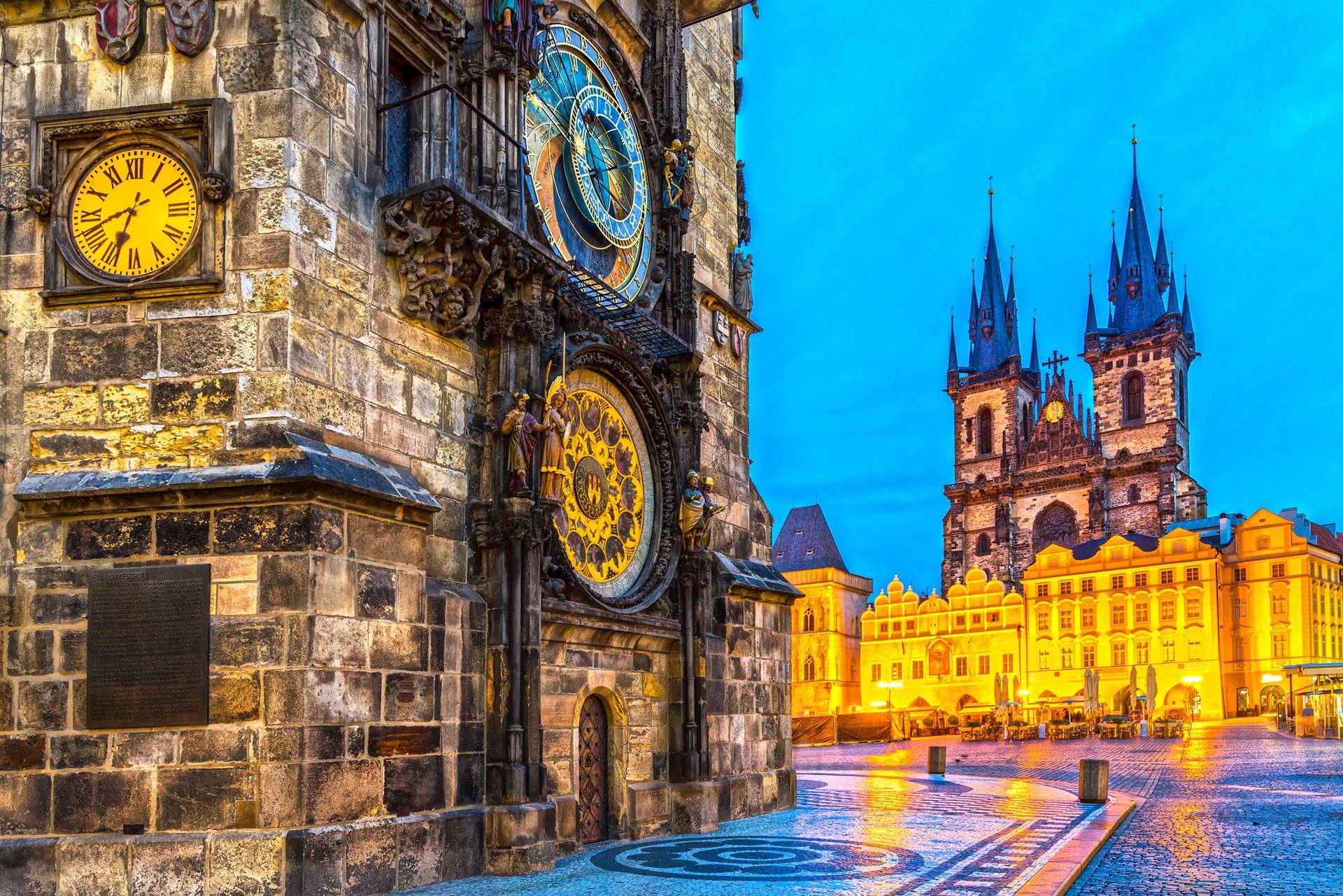 5-Day Eastern Capitals Tour Package from Budapest: Bratislava | Prague **Airport Pick-up in Budapest | Breakfasts Included**
