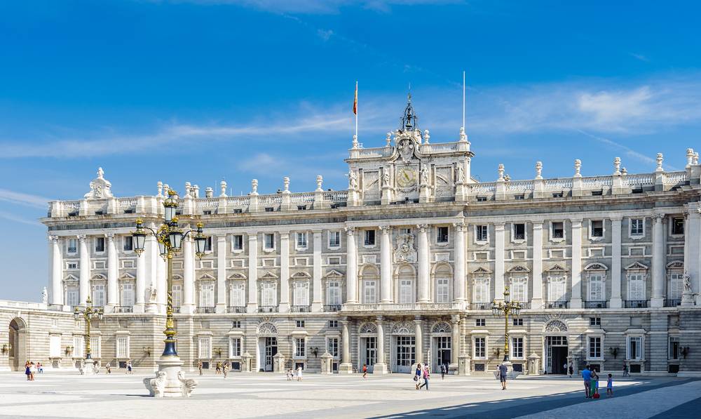 8-Day Spain and Portugal Tour Package from Lisbon/Barcelona/Valencia: Seville, Lisbon and Madrid