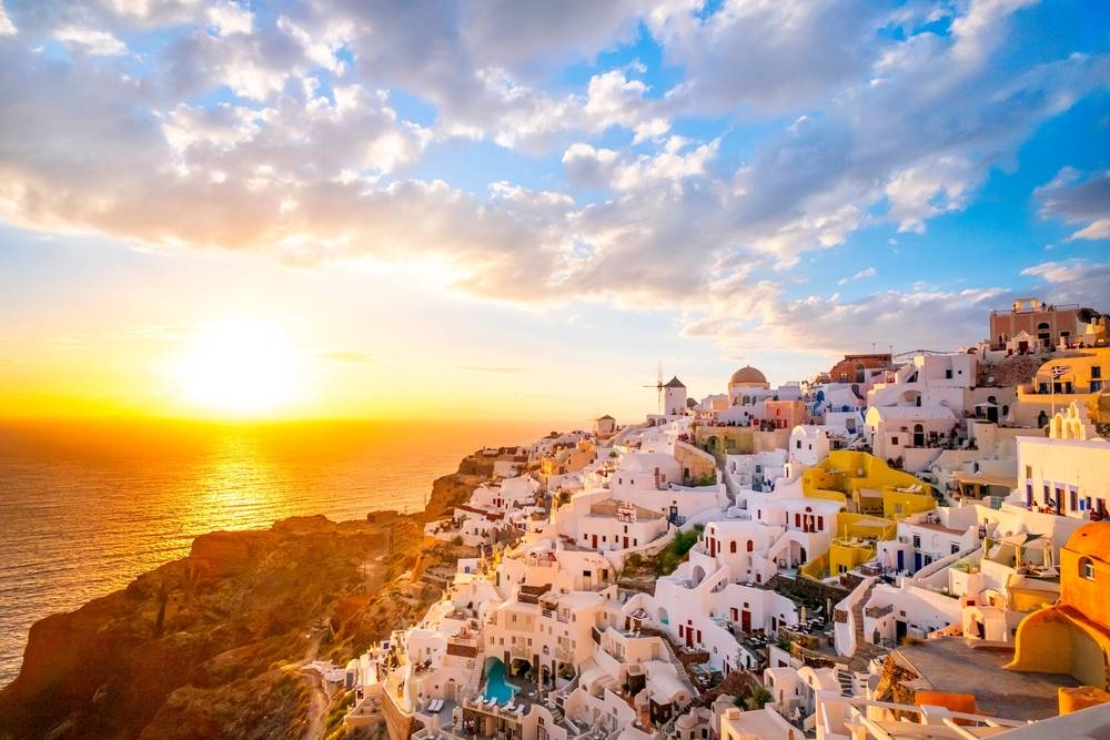 10-Day Timeless Greece Tour from Athens: Explore the Acropolis, Syros, Mykonos, and Santorini’s Iconic Sunsets and Landmarks