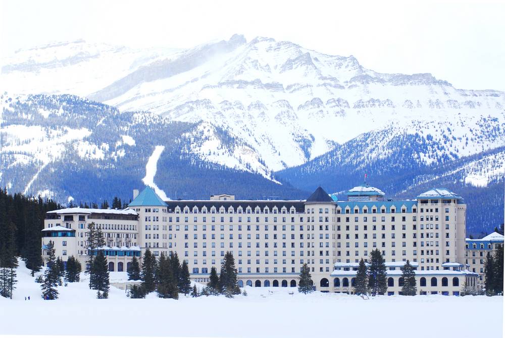 【Canadian Rockies Winter Tour】4-Day Winter Fairmont Tour from Calgary: Banff, Lake Louise, Ice Castle, Banff Town | Free Airport Transfer