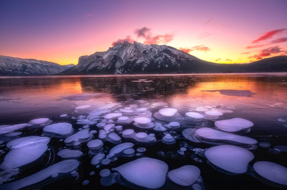 7-Day Winter VIA Rail Rockies Exploration Tour from Vancouver: Banff Town, Johnston Canyon, Lake Louise, Yoho and Icefield Parkway