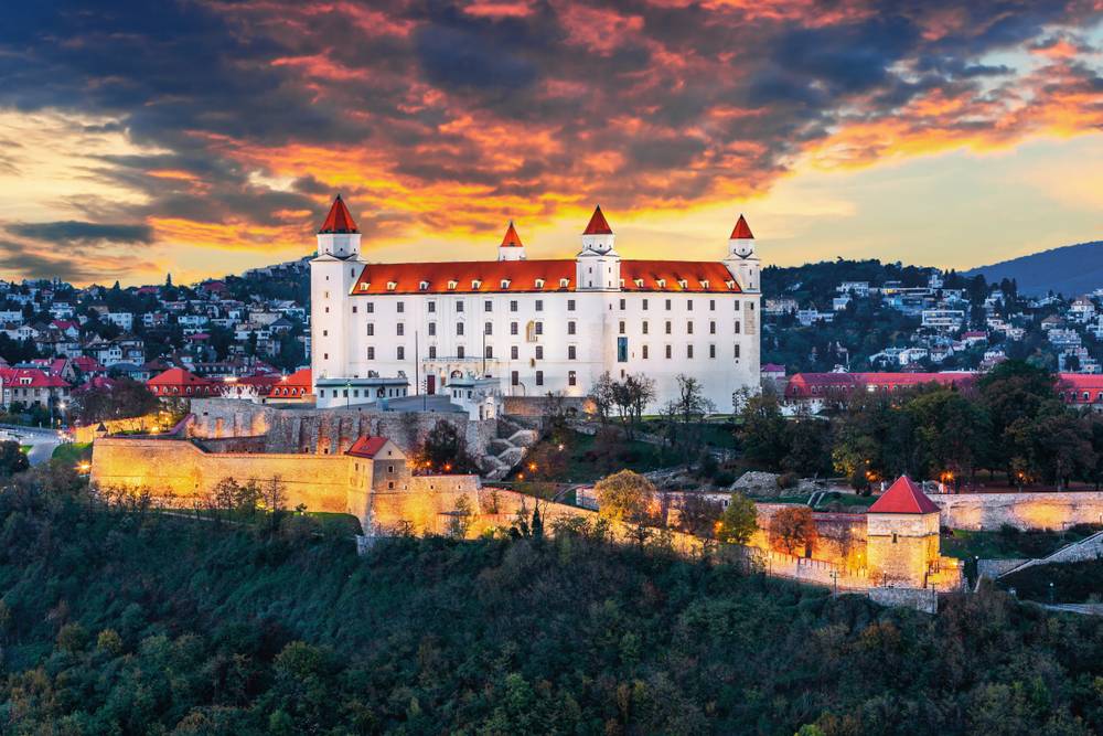 16-Day Balkan Odyssey from Paris Frankfurt (Germany, France, Austria): Prague, Budapest, Frankfurt, Vienna, Munich
