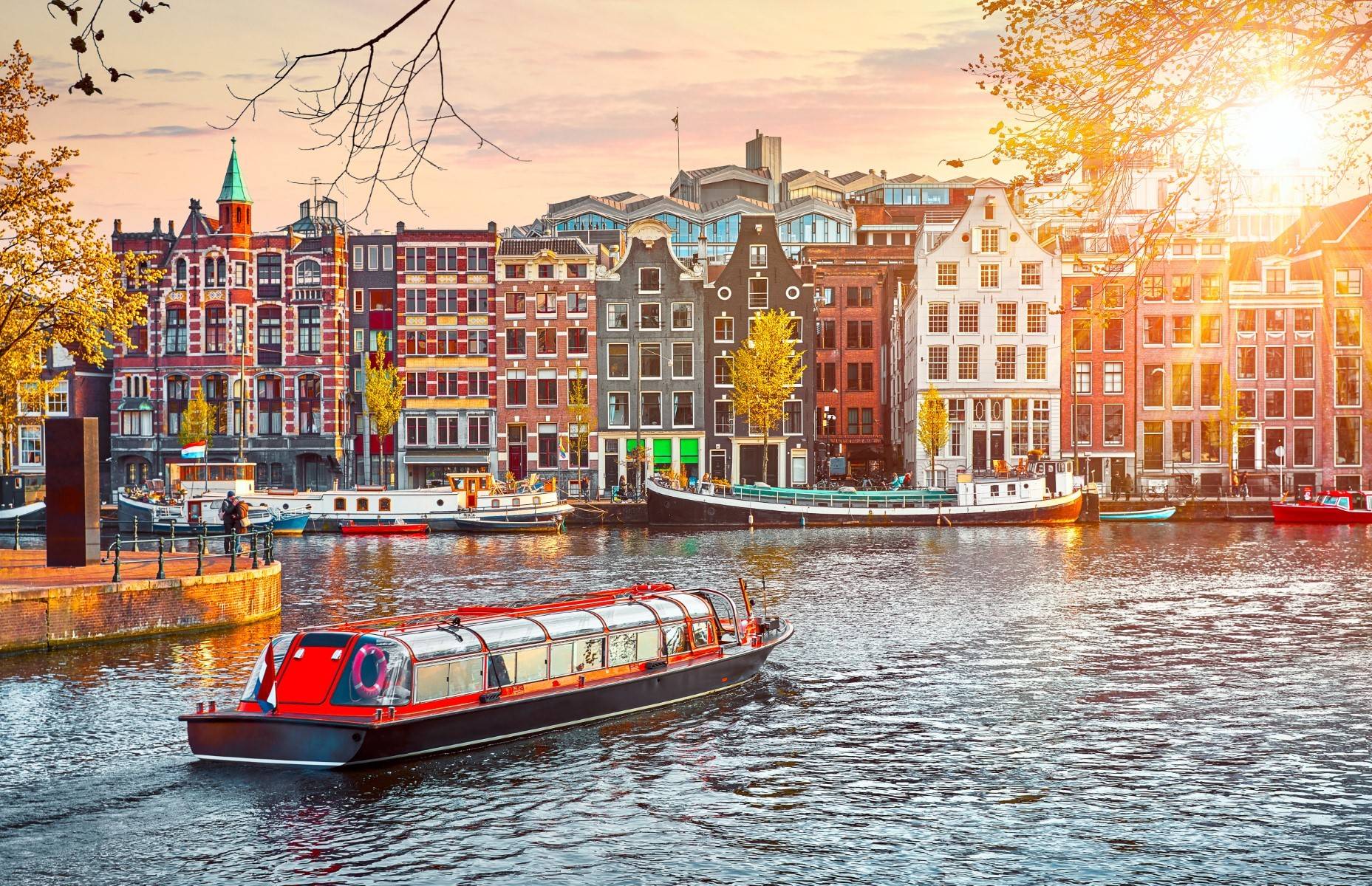 10-Day European Capitals Tour from Paris: Rouen, Canterbury, London, Amsterdam, Berlin | Hotel Breakfast Included | Ticket Admission Included
