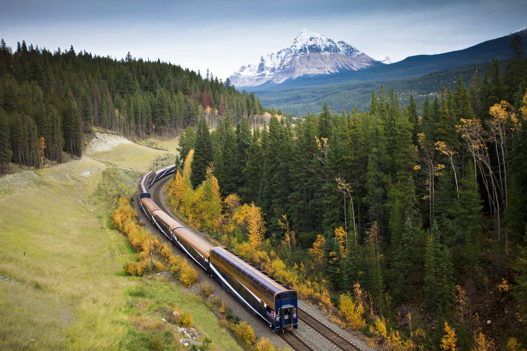 7-Day Canadian Rockies Rocky Mountaineer Summer Tour from Vancouver: Banff, Jasper, Yoho and Waterton