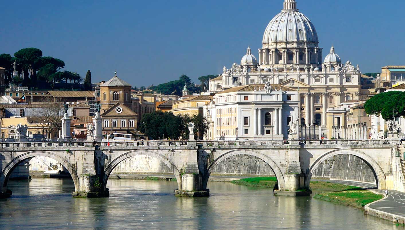 16-Day European Delight Tour: Florence | Budapest | Prague | Venice | Amsterdam**Airport Pick-up in Rome | Breakfasts and Admission Included**