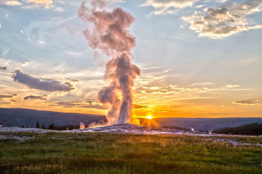 8-Day Luxury Yellowstone Tour from Los Angeles【Max 14 Pax Small Group】: Grand Canyon, Death Valley, Salt Lake City, Zion, Grand Teton, Horseshoe Bend, Lake Powell