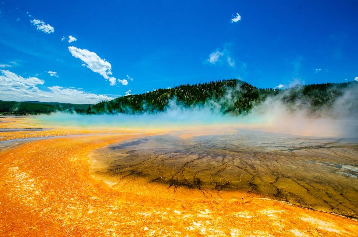 3-Day Luxury Yellowstone Tour from Salt Lake City【Max 14 Pax Small Group】: Great Salt Lake, The Grand Prismatic Hot Spring, Old Faithful Geyser