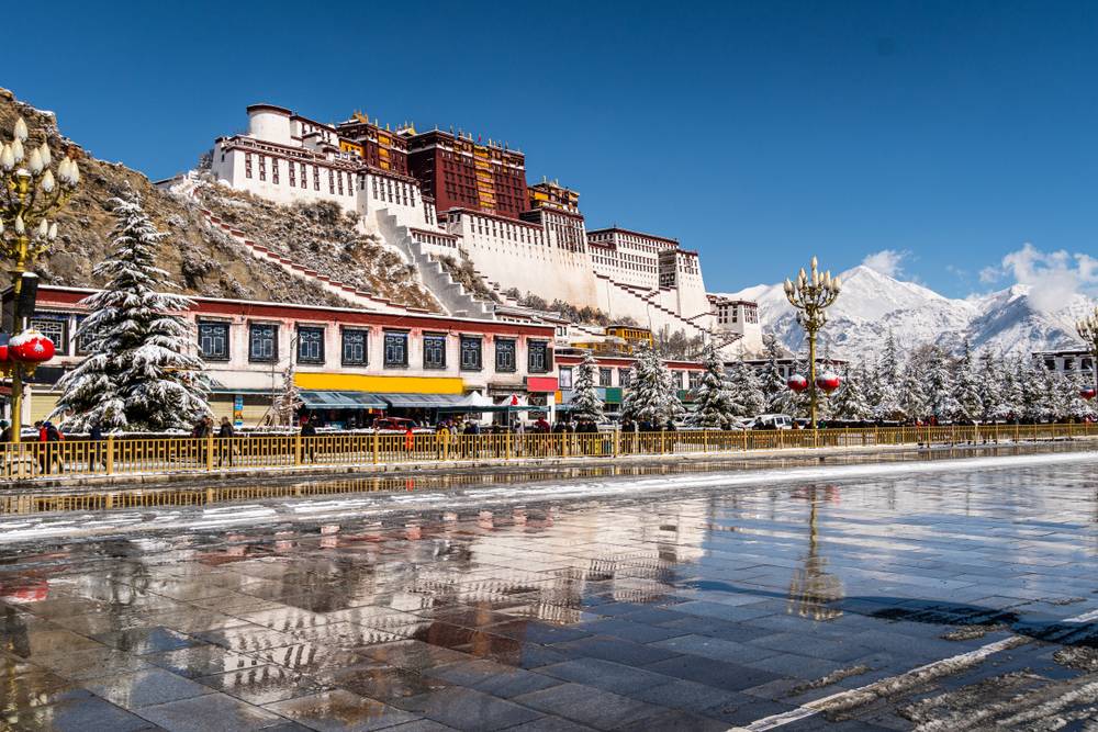 8-Day Tour from Lhasa: Yamdroktso, Shigatse and Mt. Everest | Small Group Tour