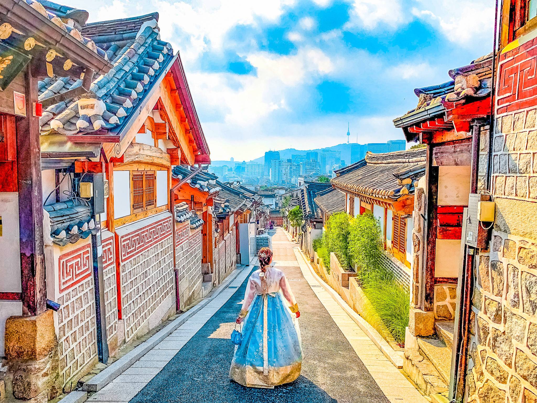 3-Day Korea Tour from Jeju Island to Seoul: Seopjikoji Natural Place, Sangumburi Crater, Gyeongbokgung Palace and Dongdaemun Design Plaza | Mini Tour with Maximum 6 Pax