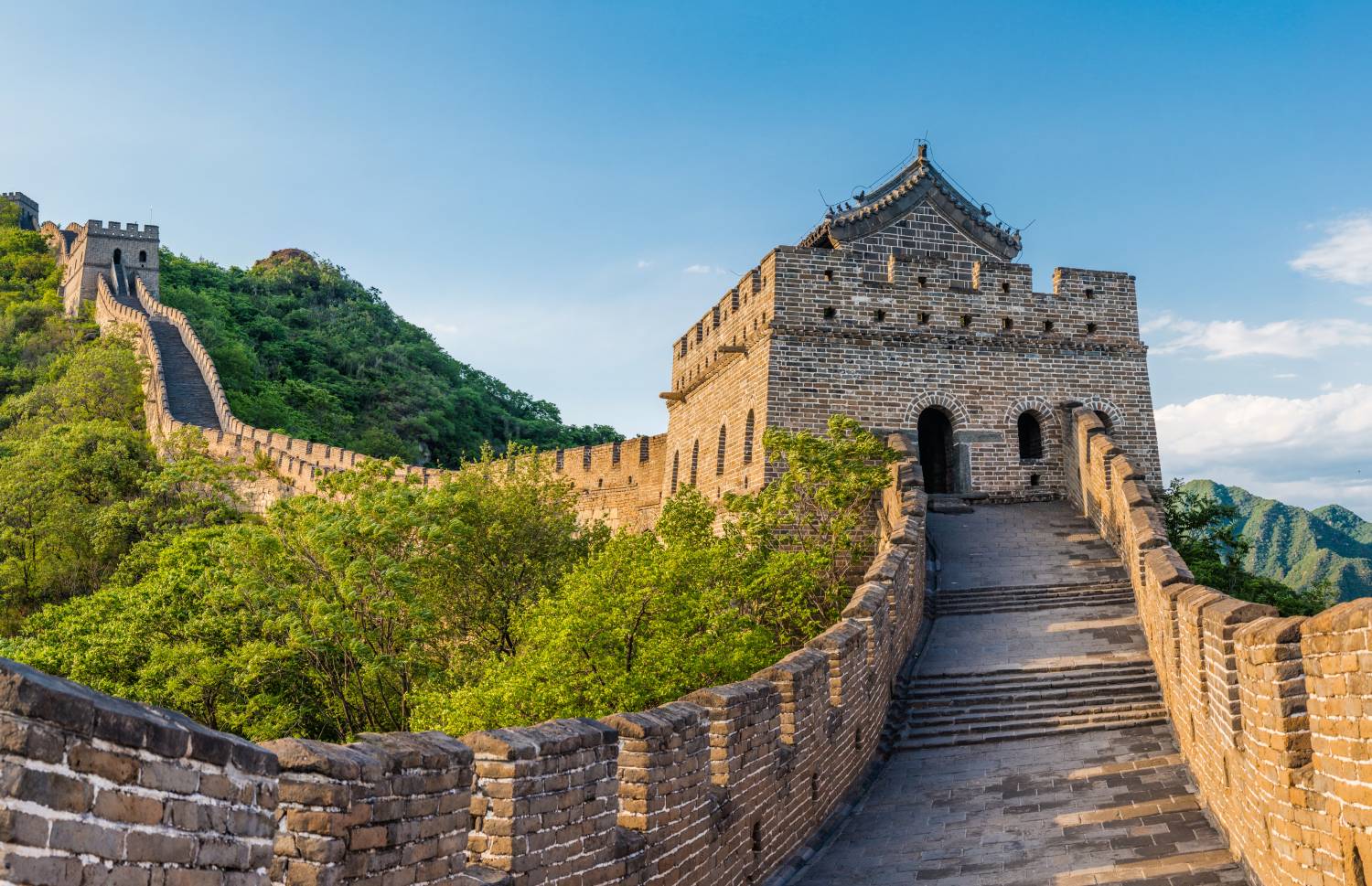 8-Day China Palaces, Pagodas & City Lights Tour: Beijing, Xi’an and Shanghai | Tiananmen Square, Great Wall and The Bund | 100% Pure Sightseeing ＆ Special Date Offer