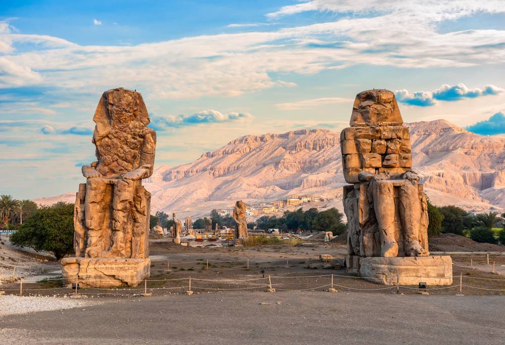 4-Day Nile Cruise Sightseeing Tour on the Grand Boat from Aswan: The High Dam | Philae Temple | Kom Ombo Temple | Edfu temple | Valley of the Kings | Colossi of Memnon | **Entrance tickets to specific sites ** **English-speaking Egyptologist guide**