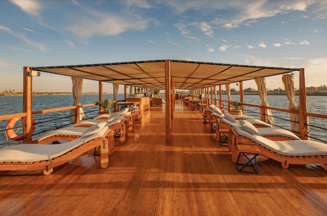 4-Day Nile Cruise in the Small Dahabeya Tour from Aswan: The High Dam, Kom Ombo Temple, Edfu Temple, Valley of the Kings and Colossi of Memnon 