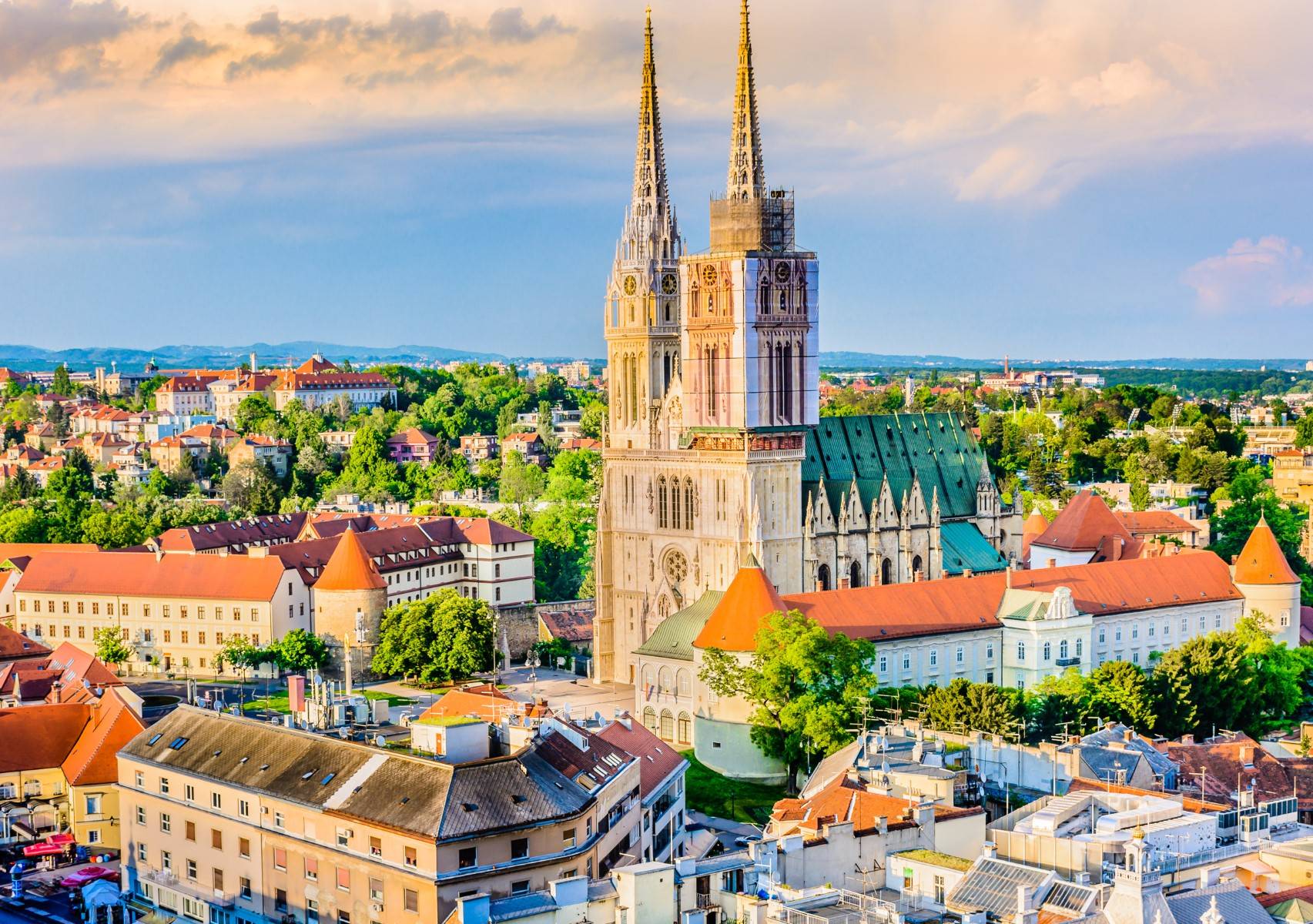 7-Day East Europe Tour from Vienna to Dubrovnik: Vienna, Maribor, Zagreb, Sarajevo, Mostar, Dubrovnik