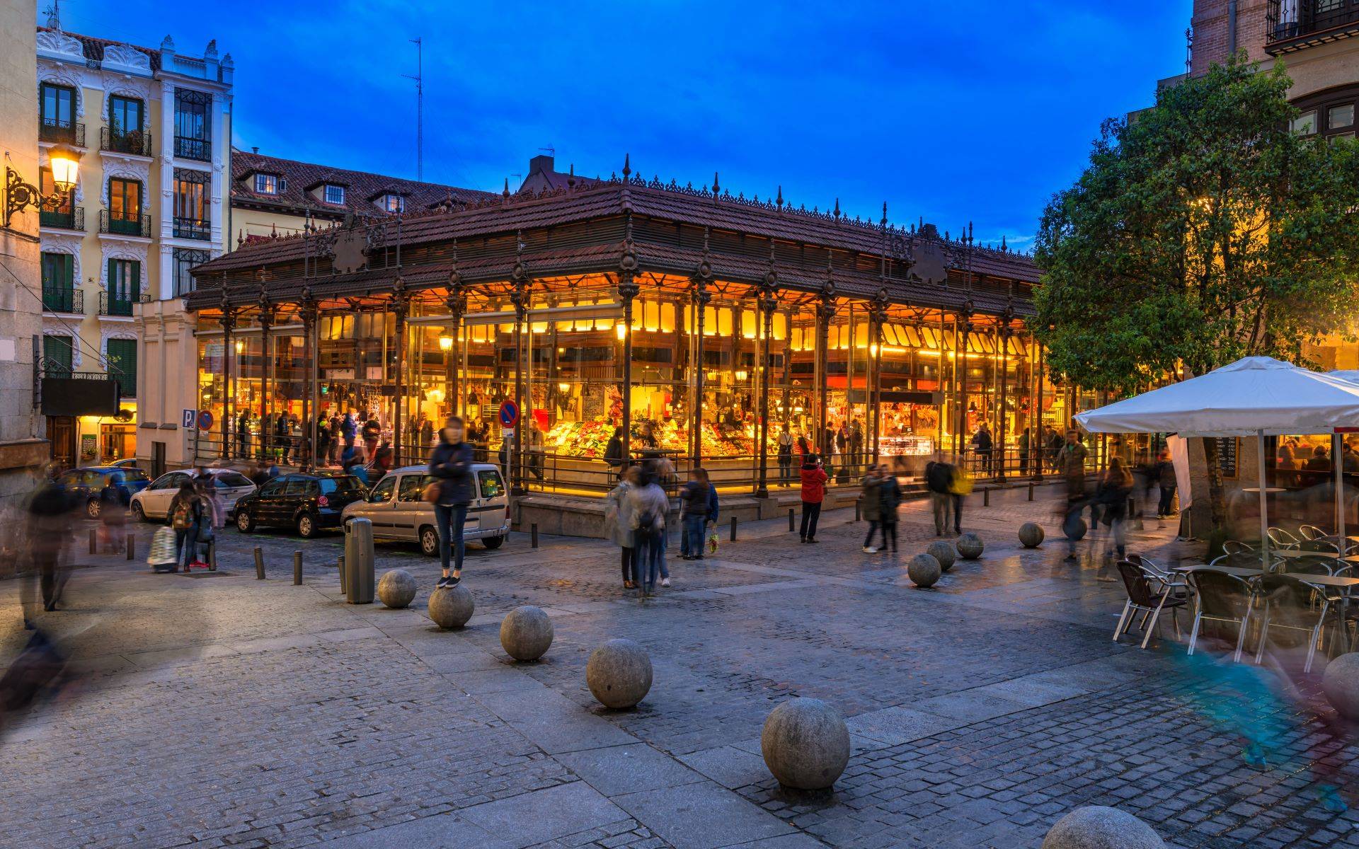 15-Day European Wonders Tour from Madrid: Barcelona, Paris, Lyon, Geneva, Lucerne, Zurich, Milan, Rome | Ticket Admission Included