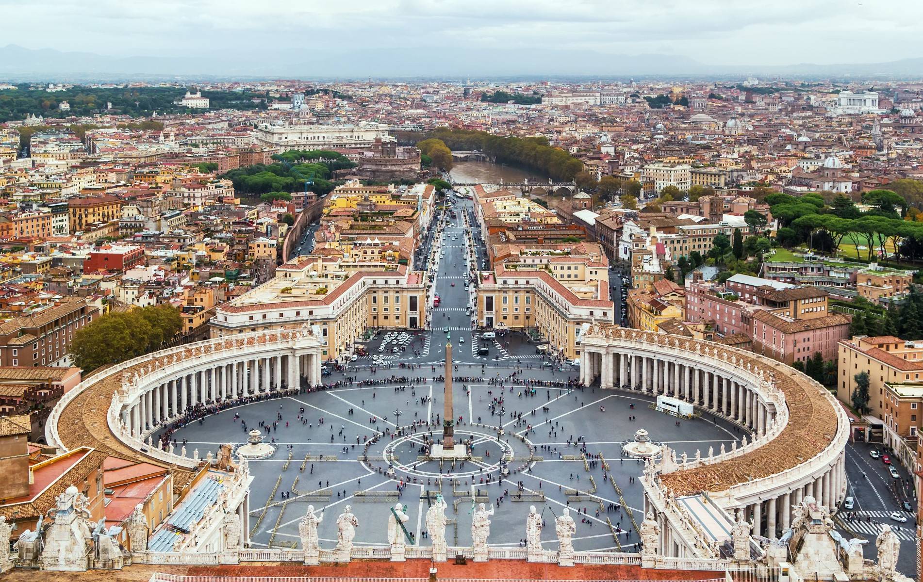 7-Day Italian Holidays Tour from Milan: Verona, Venice, San Marino, Perugia, Rome | Ticket Admission to Murano Glasswork in Venice