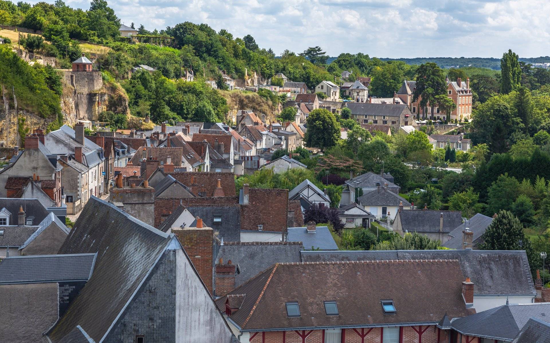 14-Day Lovely France with Barcelona Tour from Paris: Giverny, Caen, Rennes, Amboise, Bordeaux | Ticket Admission Included | 24H Free Airport Pick-up