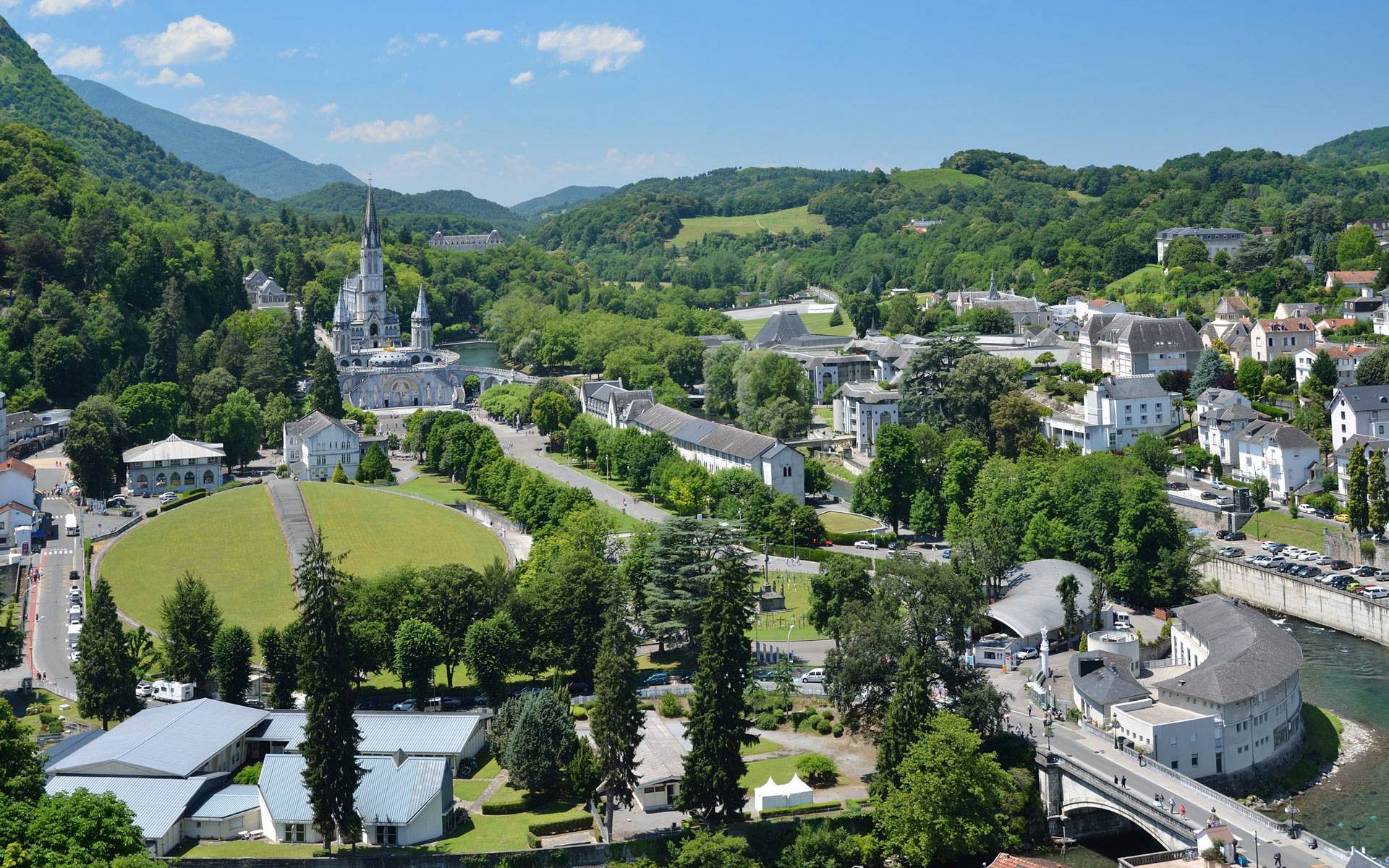 14-Day Remarkable Journey Tour from London