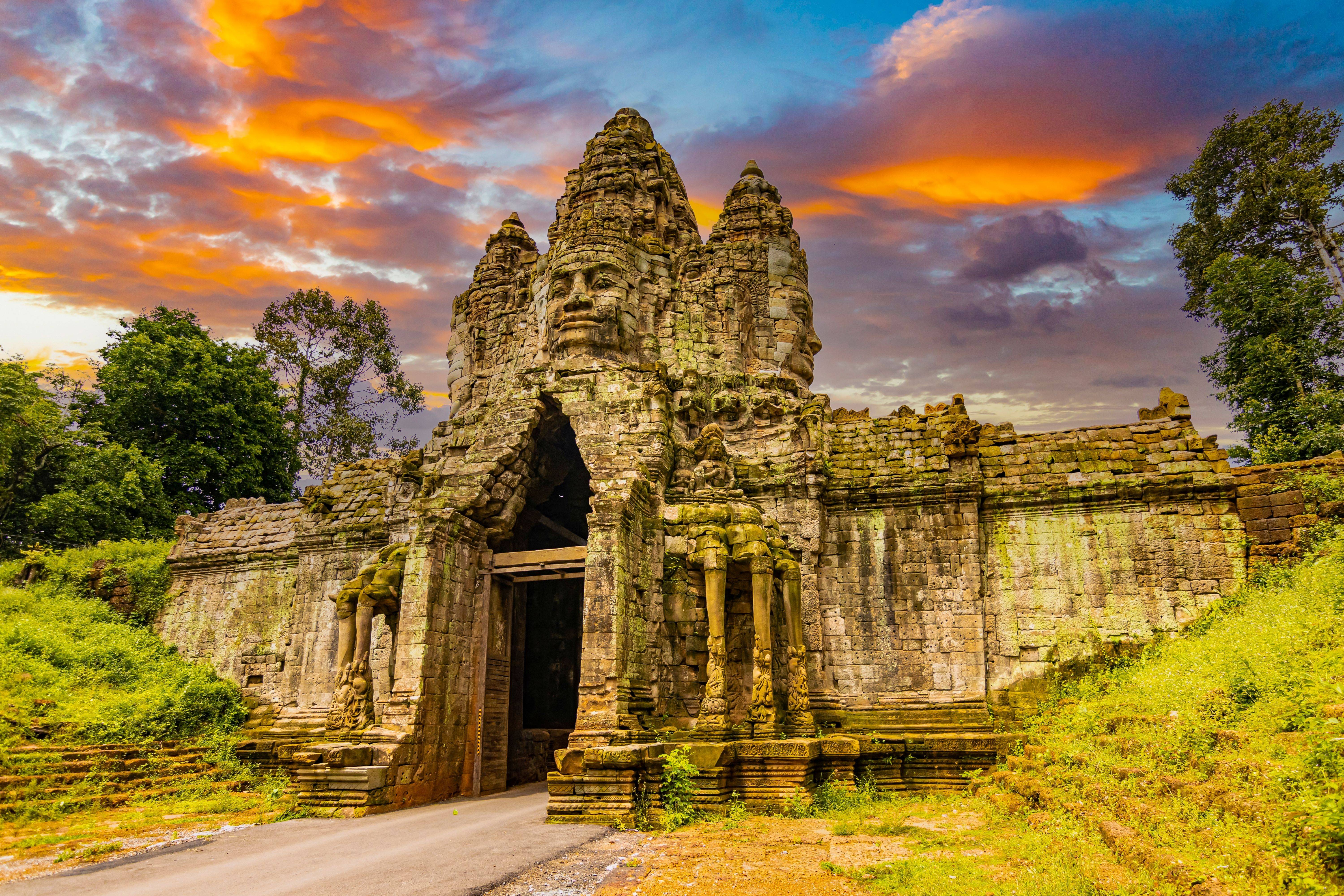9‑Day Vietnam & Cambodia Highlights Tour from Hanoi: Siem Reap, Halong Bay, Mekong Cruise & Angkor Wonders