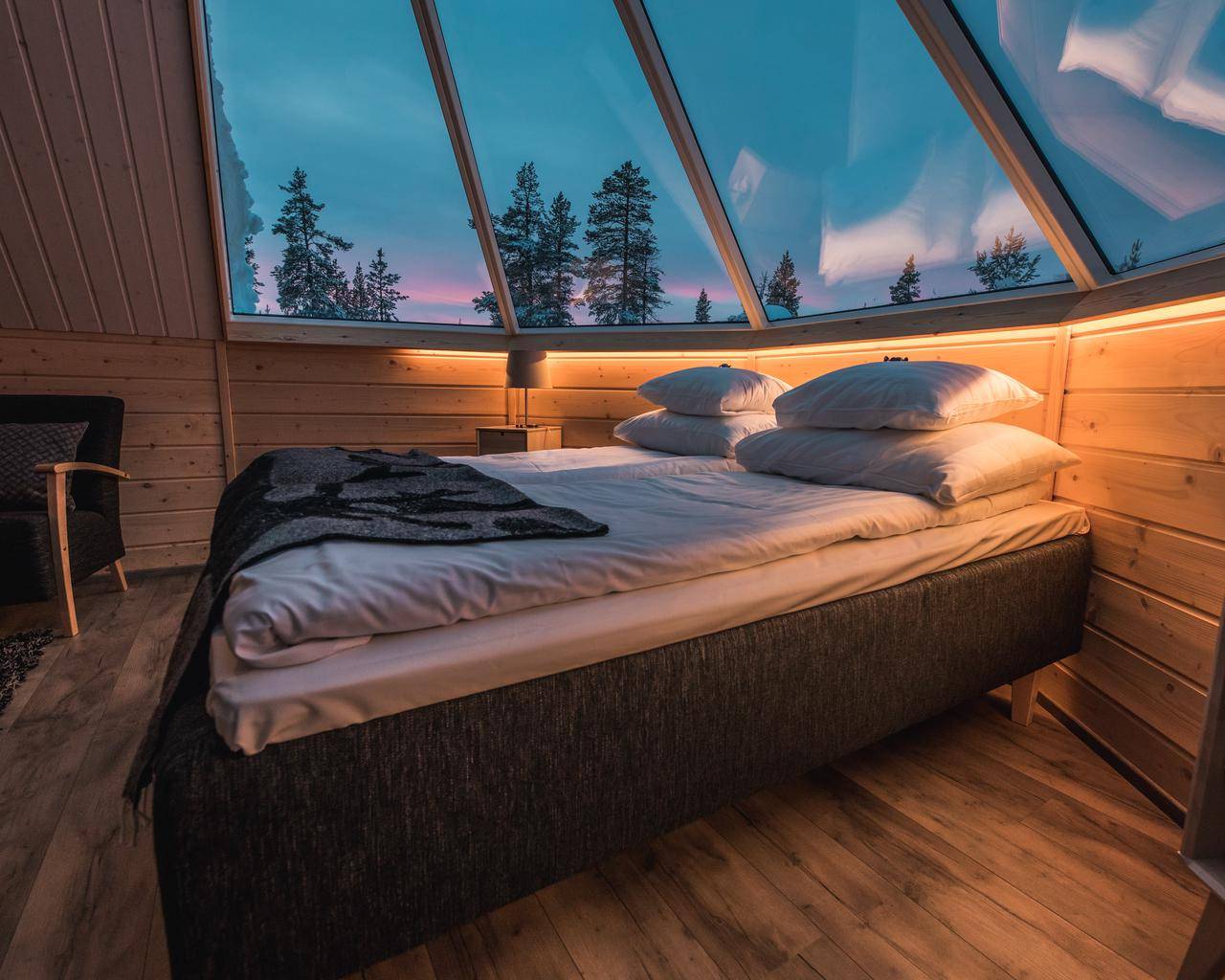3-Day Luxury Northern Lights Escape in Finland with Glass Igloo Stay