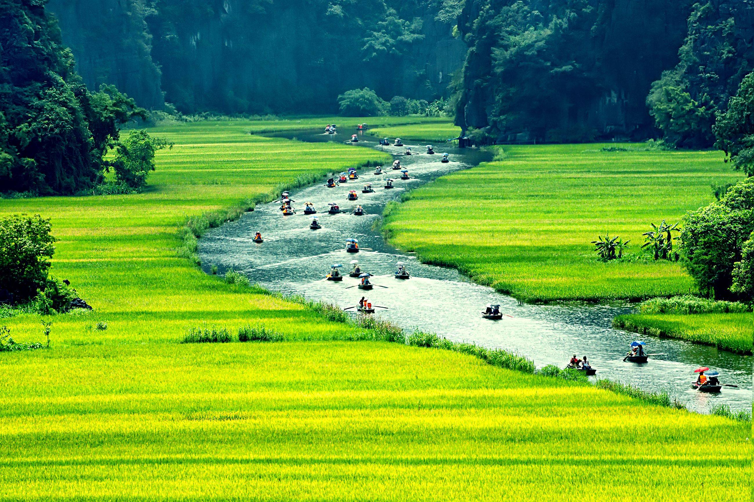 10-Day Highlights of Vietnam and Cambodia Tour: Hanoi to Siem Reap