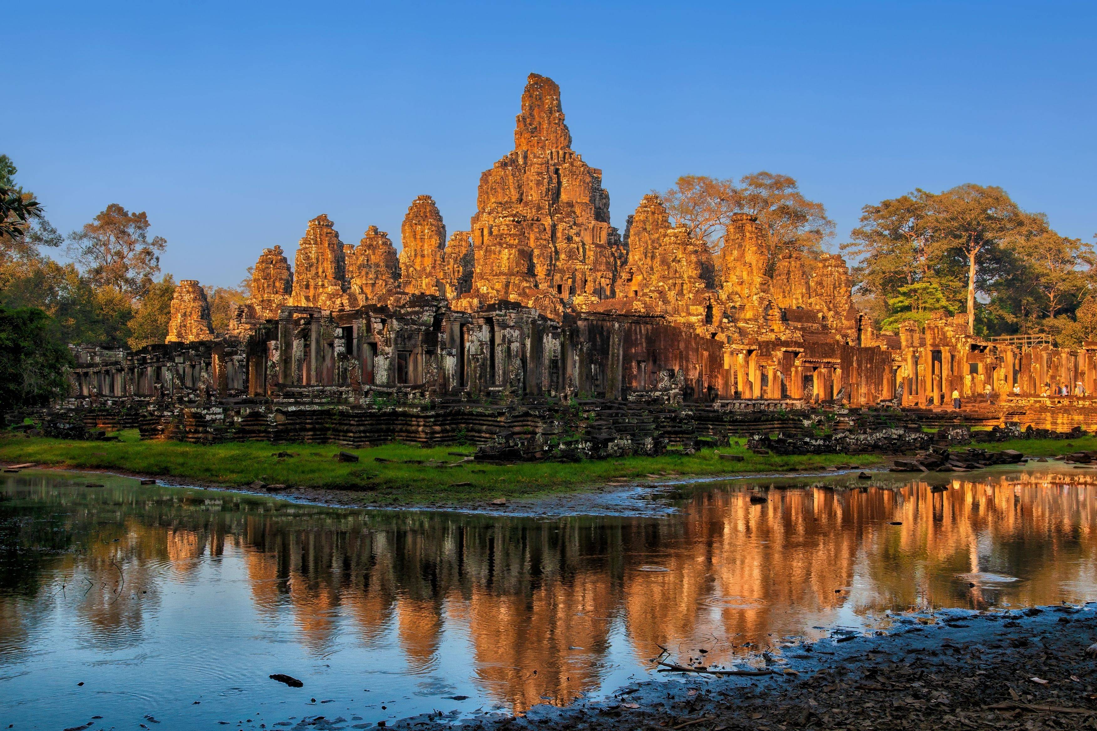 4-Day Cambodia Tour in Siem Reap: Angkor Thom, Angkor Wat Temple and Ta Prohm Temple