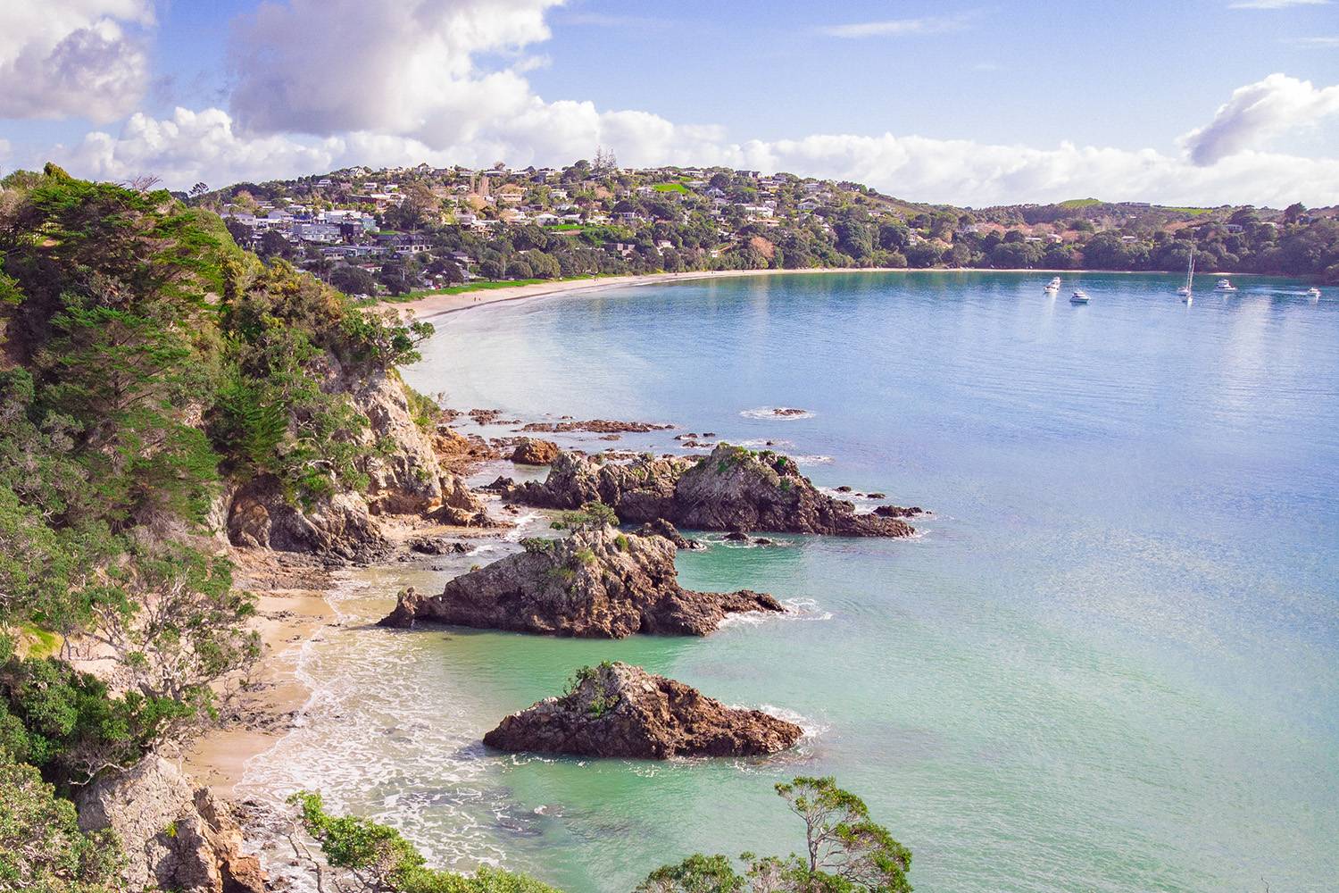 9-Day New Zealand North Island Nature & Thrills Tour from Auckland: Waitomo, Hobbiton, Rotorua, Taupo and Wellington丨Maori Cultural Experience and Sail