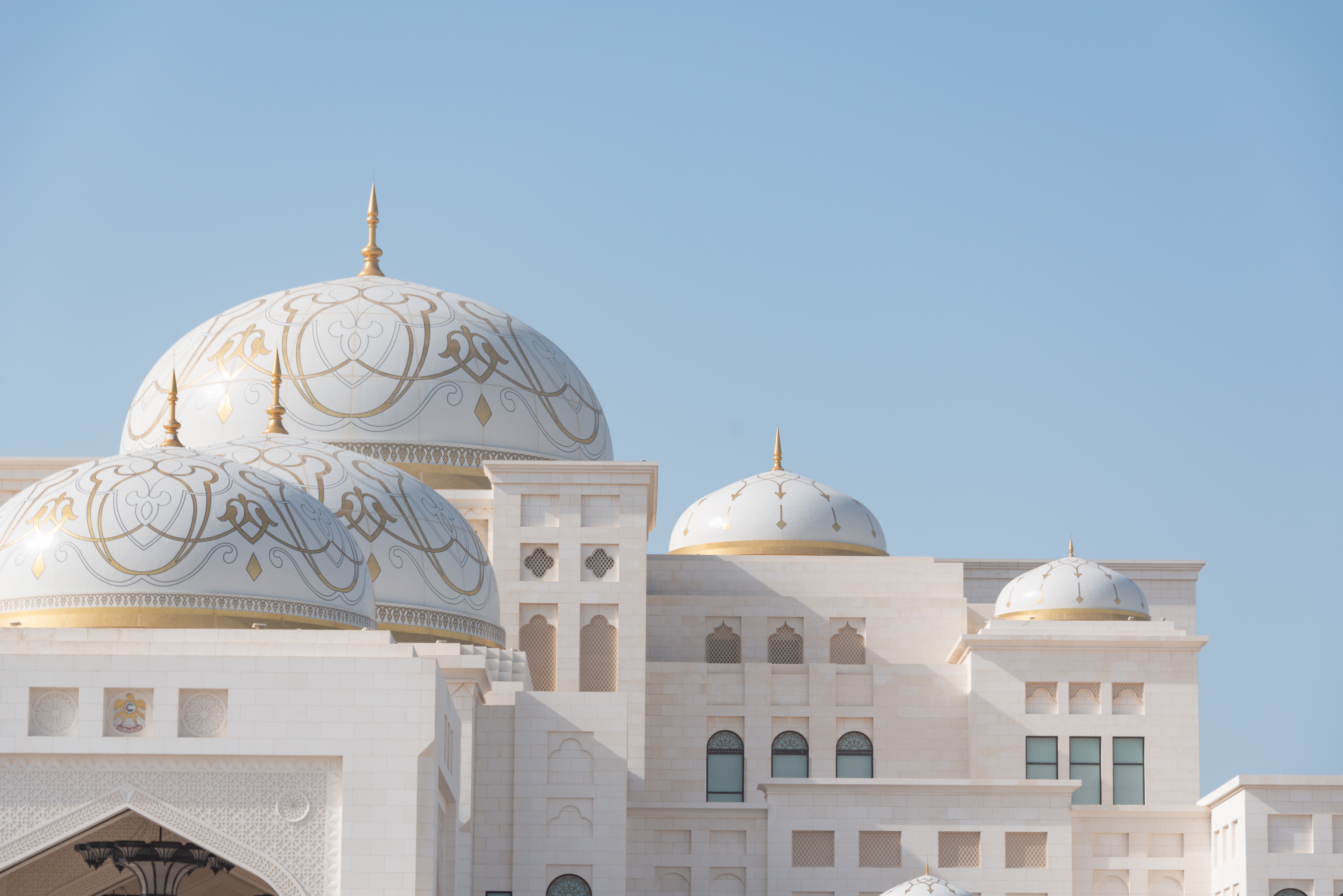 7-Day 1001 Arabian Nights Tour: Dubai City Tour, Marina Dhow Cruise, Desert Safari with Barbecue Dinner and Abu Dhabi City Tour with Louvre Museum & Qasr Al Watan