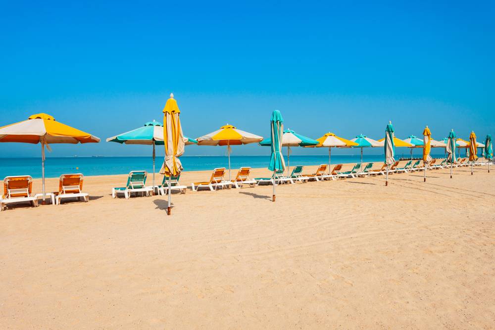 8-Day Incredible UAE Tour: Dubai & Fujairah & Sharjah & Ajman City Tours, Marina Dhow Cruise, Desert Safari with Barbecue Dinner and Abu Dhabi City Tour with Louvre Museum