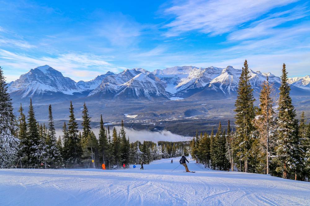 【Canadian Rockies Winter Tour】4-Day Rockies Winter Wonderland Tour from Calgary: Banff, Johnston Canyon Icewalk, Lake Louise, Yoho, Lake Minnewanka or Bubble Lake with Airport Transfer **3 nights in Calgary**