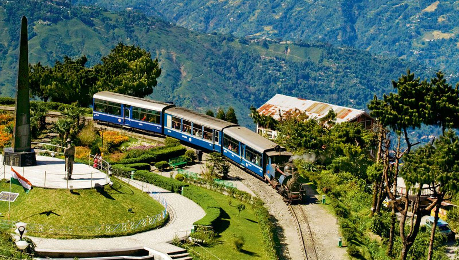 7-Day Harmonious Himalayas Tour from Bagdogra: Darjeeling, Gangtok, Tsomgo Lake, Kalimpong | Hanuman Tok | Ganesh Tok | Tsomgo Lake