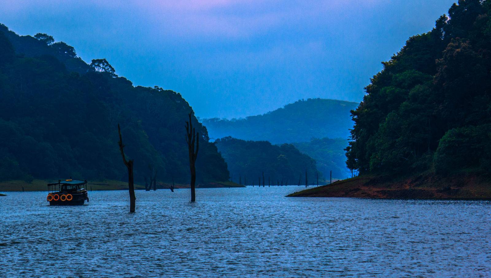 13-Day South India Small Group Tour from Mumbai: Chennai, Trichy, Periyar, Alleppey and Kochi