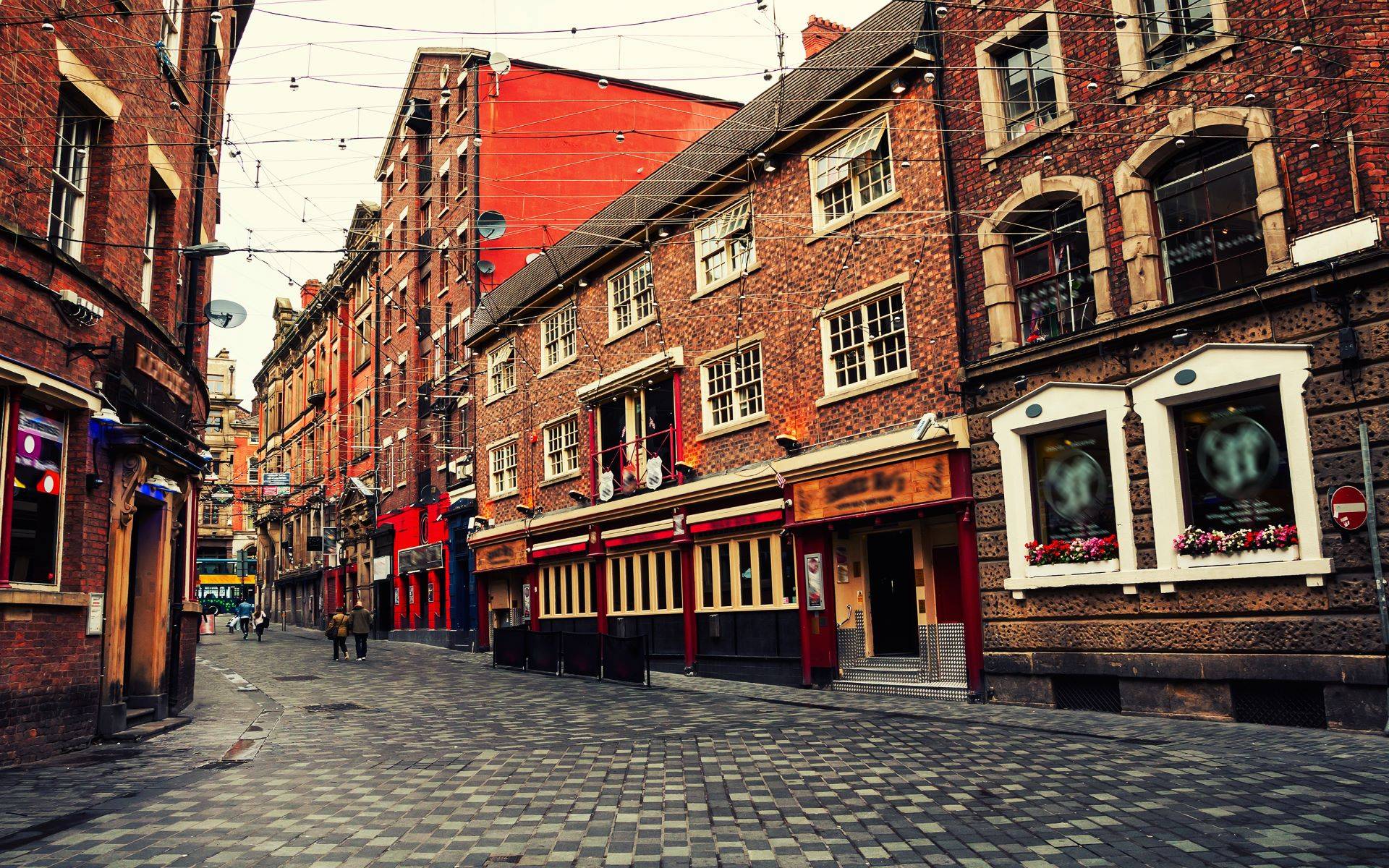 16-Day Atlantic Countries Tour from Paris